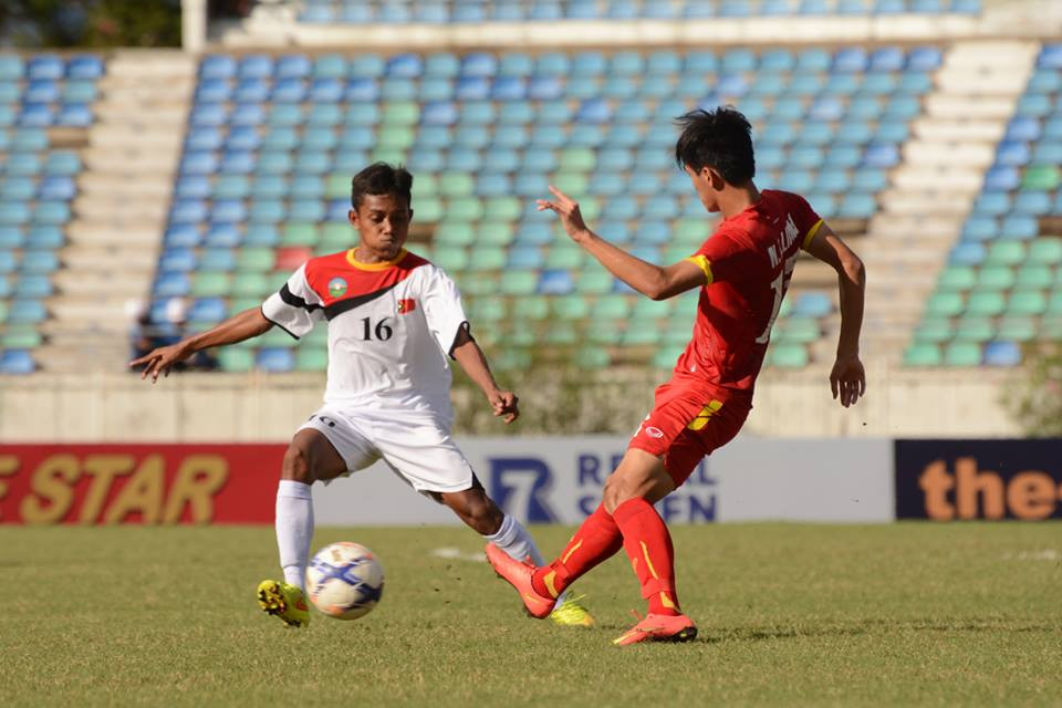 Một pha tranh bóng của cầu thủ hai đội. (Nguồn: Myanmar Football Federation)