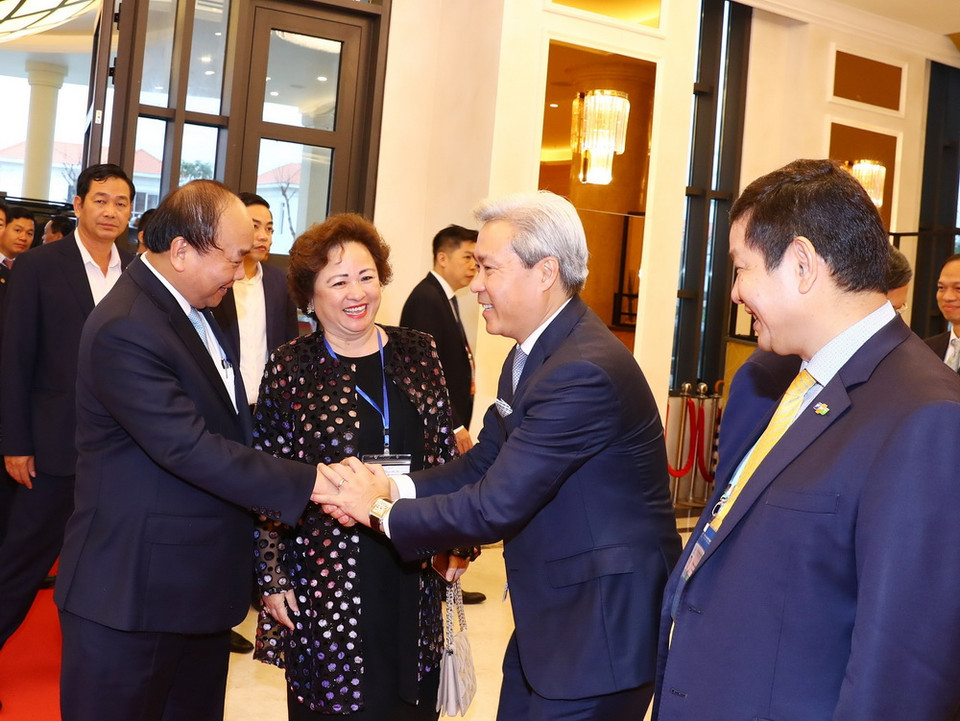 Thủ tướng Nguyễn Xuân Phúc gặp gỡ đại diện các Tập đoàn kinh tế trong nước và quốc tế tham dự Tuần lễ Cấp cao APEC 2017 tại Đà Nẵng. (Ảnh: Thống Nhất/TTXVN)