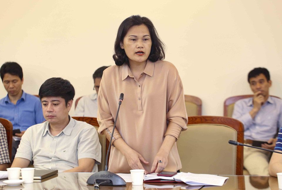 Trưởng Ban biên tập Tin trong nước Nguyễn Thị Sự tham luận tại hội nghị. (Ảnh: Tuấn Đức/TTXVN)