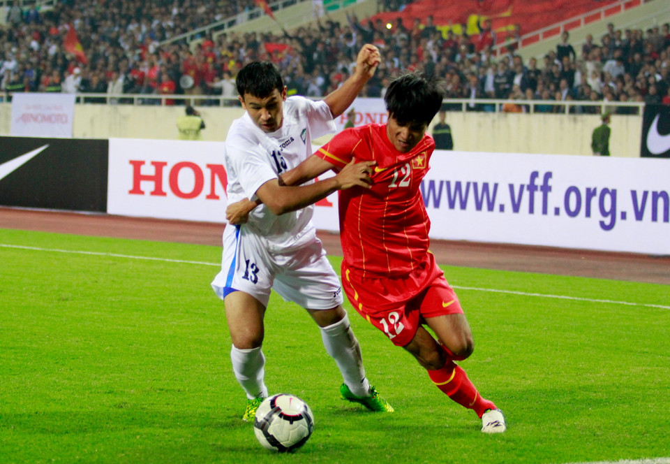 Trận đấu diễn ra quyết liệt từ những phút đầu tiên. (Ảnh: Minh Chiến/Vietnam+)