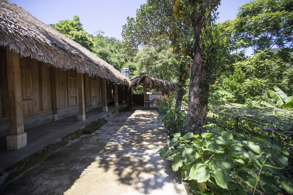 Dịch vụ nhà nghỉ cộng đồng phục vụ du khách khi đến tham quan bản Sưng (Đà Bắc, Hòa Bình). (Ảnh: Trọng Đạt/TTXVN)