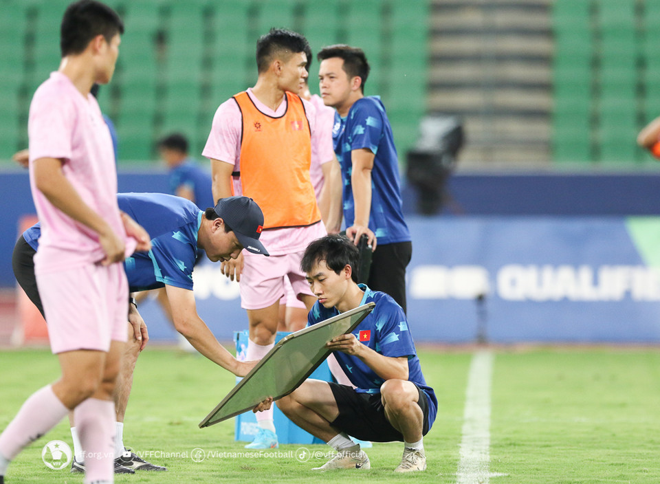 Trước trận đấu này, Đội tuyển Việt Nam không nắm quyền tự quyết do kém Indonesia 1 điểm. (Nguồn: VFF)