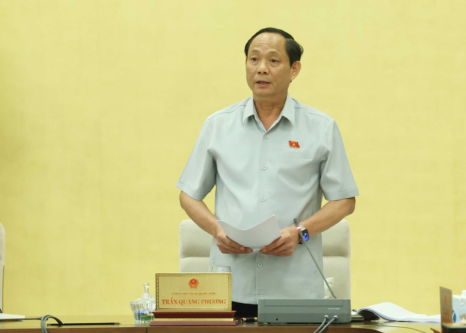 Phó Chủ tịch Quốc hội Trần Quang Phương điều hành phiên buổi sáng 11/6. (Ảnh: Thống Nhất/TTXVN)