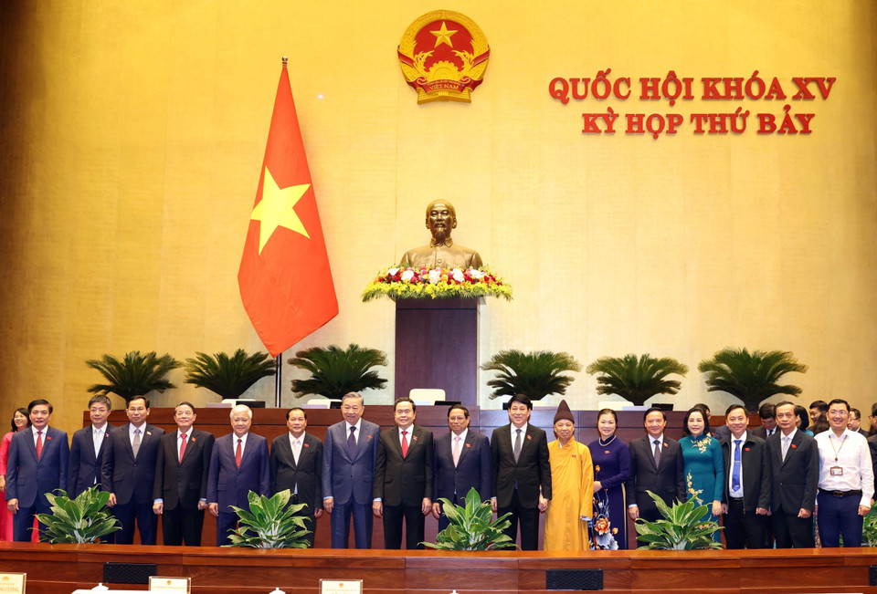 Các đồng chí lãnh đạo Đảng, Nhà nước với đại biểu. (Ảnh: Doãn Tấn/TTXVN)
