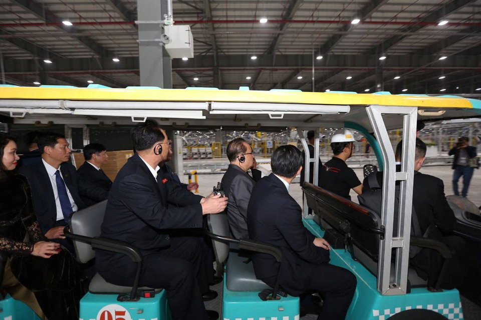 Ôtô VinFast, xe máy điện VinFast và điện thoại thông minh Vsmart là những sản phẩm công nghệ mang “quốc tịch” Việt Nam. (Ảnh: Minh Sơn/Vietnam+)