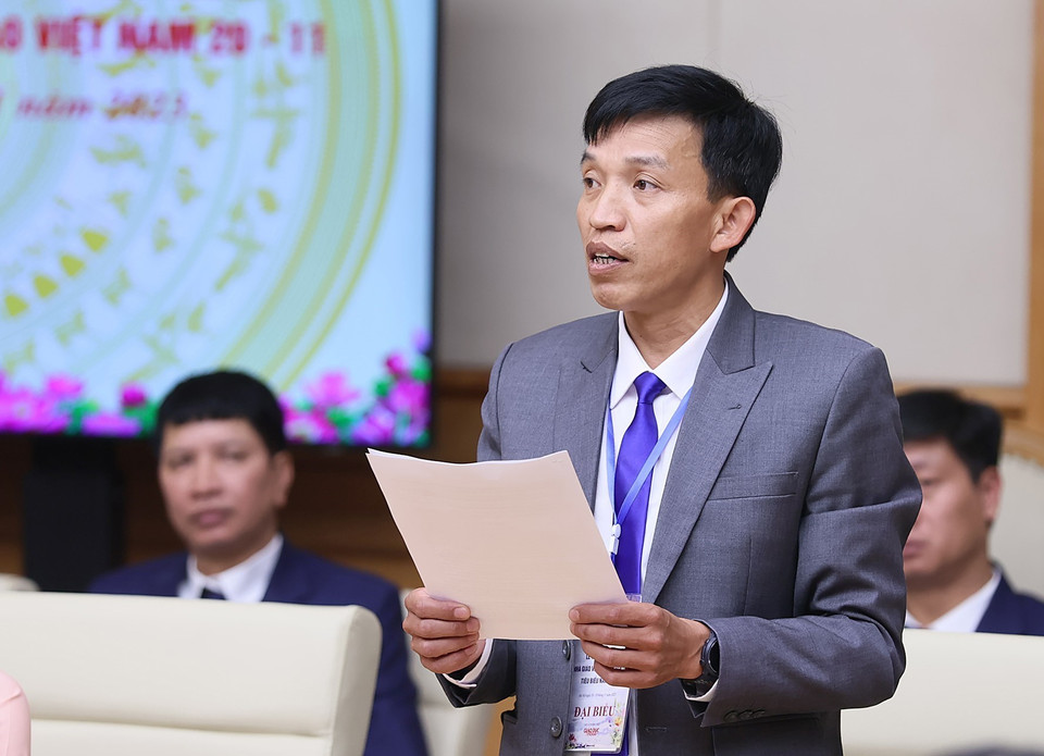 Thầy giáo Vũ Văn Thành, giáo viên huyện Di Linh, tỉnh Lâm Đồng phát biểu. (Ảnh: Dương Giang/TTXVN)