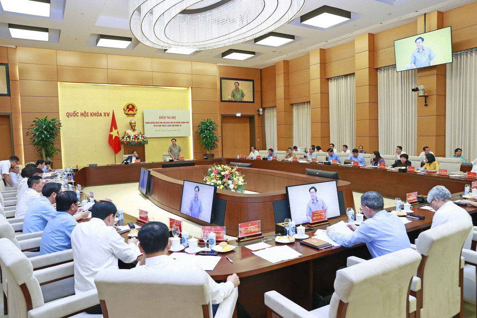 Chiều 17/10/2023, tại Nhà Quốc hội, Ủy viên Bộ Chính trị, Bí thư Đảng đoàn Quốc hội, Chủ tịch Quốc hội Vương Đình Huệ và Ủy viên Bộ Chính trị, Bí thư Ban Cán sự Đảng Chính phủ, Thủ tướng Chính phủ Phạm Minh Chính đồng chủ trì Hội nghị giữa Đảng đoàn Quốc hội với Ban Cán sự Đảng Chính phủ về việc chuẩn bị các nội dung cho Kỳ họp thứ 6, Quốc hội khoá XV. (Ảnh: Doãn Tấn/TTXVN)