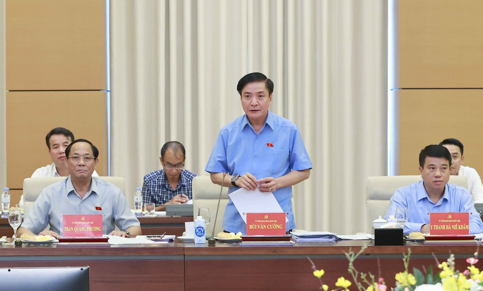 Tổng Thư ký Quốc hội, Chủ nhiệm Văn phòng Quốc hội Bùi Văn Cường phát biểu. (Ảnh: Doãn Tấn/TTXVN)
