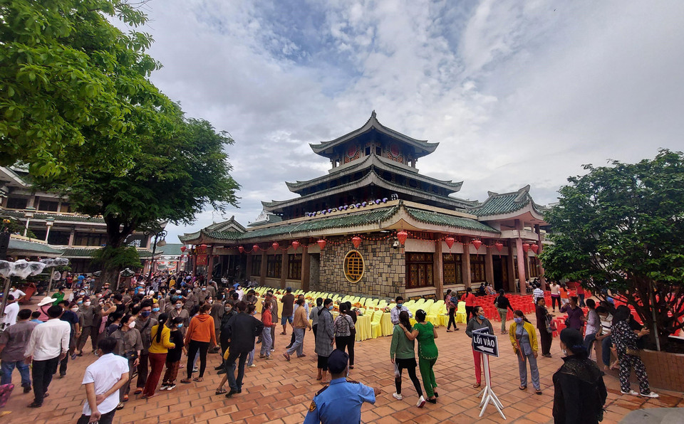 Lễ hội cấp quốc gia Vía Bà Chúa Xứ núi Sam là lễ hội truyền thống được giữ gìn và thực hành qua nhiều thế hệ tại thành phố Châu Đốc, tỉnh An Giang. (Ảnh: Công Mạo/TTXVN)