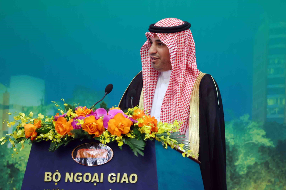 Tiến sỹ Yousif S.AlHarbi, Phó Chủ tịch Trung tâm Halal Saudi Arabia, Cơ quan Thực phẩm và Dược phẩm Saudi Arabia (SFDA) phát biểu. (Ảnh: Phạm Kiên/TTXVN)