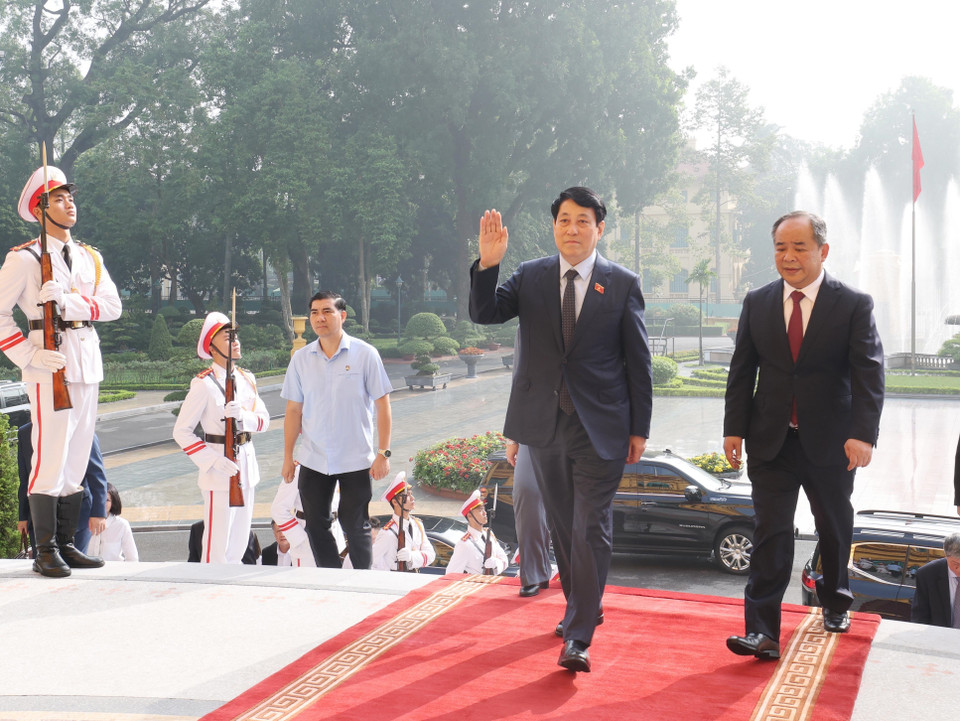 Chủ tịch nước Lương Cường đến Phủ Chủ tịch. (Ảnh: Lâm Khánh/TTXVN)