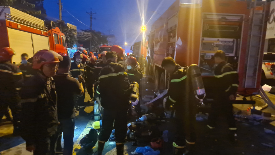 Theo thông tin ban đầu, vụ cháy này khiến ít nhất 7 người thương vong. (Ảnh: Huyền Trang TTXVN)