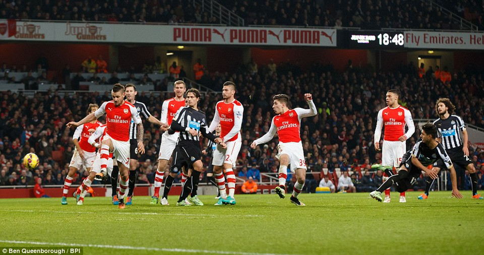 Phút 63, Necastle có bàn thắng danh dự do công Ayoze Perez.