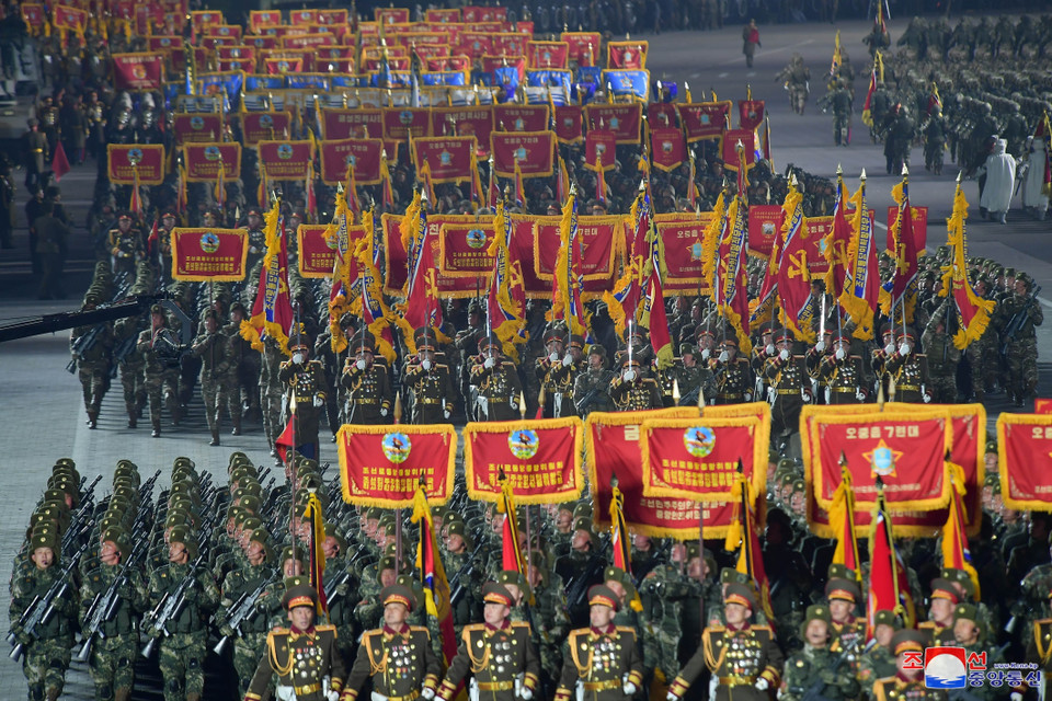 Các lực lượng Triều Tiên trong lễ duyệt binh. (Ảnh: KCNA/TTXVN)