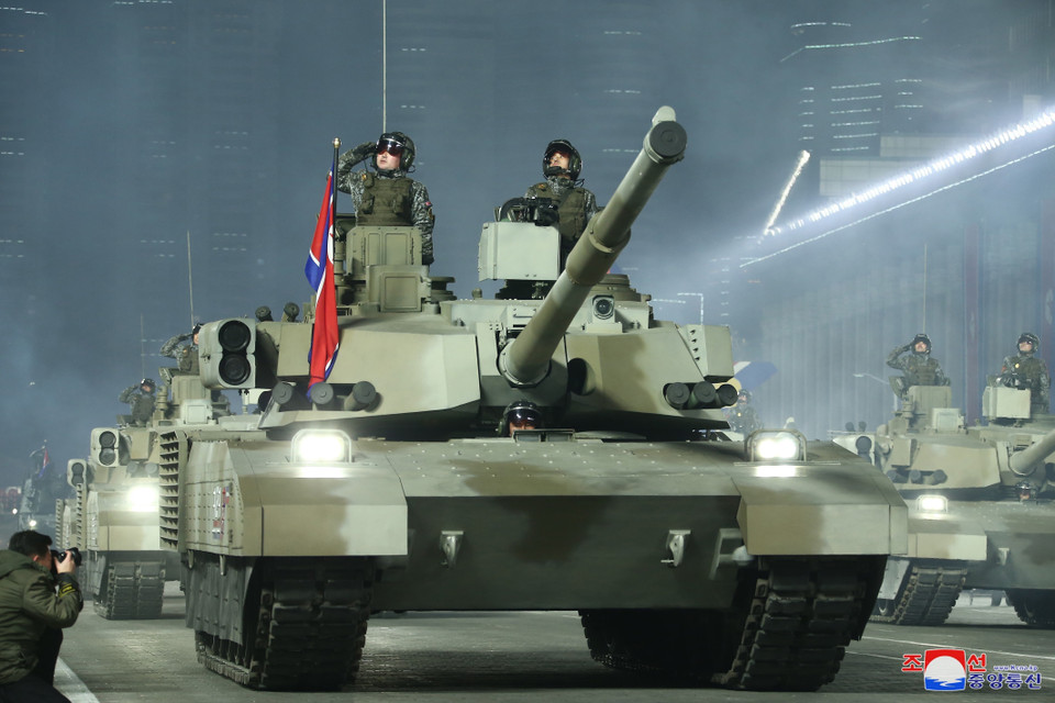 Lễ duyệt binh kỷ niệm 75 năm thành lập Lực lượng Vũ trang Nhân dân (KPA) của Triều Tiên ở thủ đô Bình Nhưỡng ngày 8/2/2023. (Ảnh: KCNA/TTXVN)