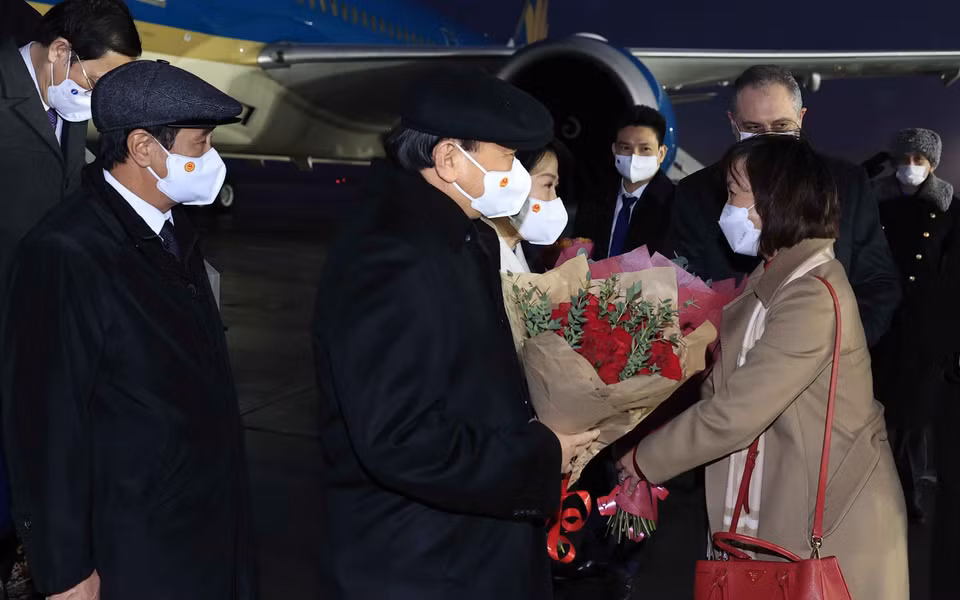 Lễ đón Chủ tịch nước Nguyễn Xuân Phúc và Phu nhân tại sân bay Vnukovo 2. (Ảnh: Thống Nhất/TTXVN)