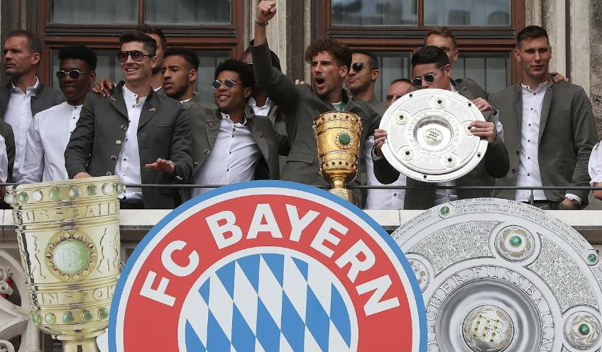 Ngay sau chiến thắng trước RB Leipzig ở Berlin, Bayern đã hành quân về quảng trường Marienplatz (Munich), để ăn mừng cú đúp danh hiệu mùa giải 2018-19 - Bundesliga và Cúp quốc gia (DFB Cup). (Nguồn: fcb.de)