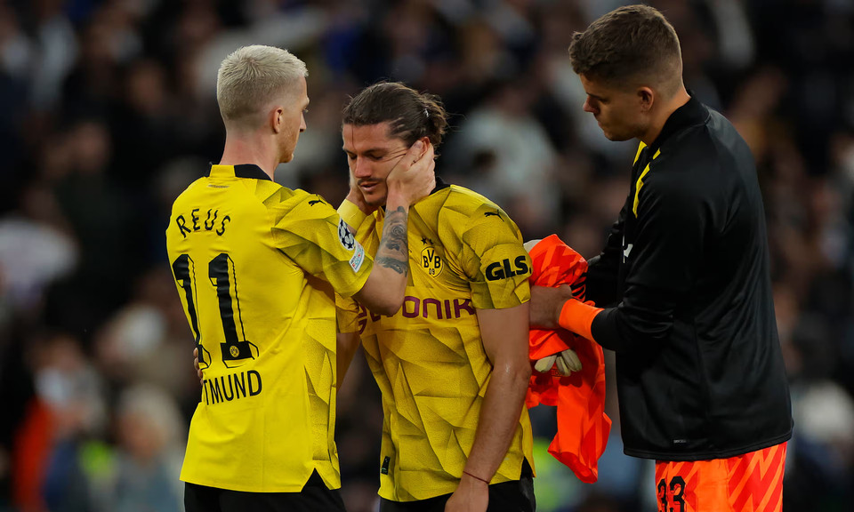Kết quả này khiến Dortmund phải ngậm ngùi nhìn Real Madrid nâng cao chiếc cúp vô địch. (Nguồn: Guardian)
