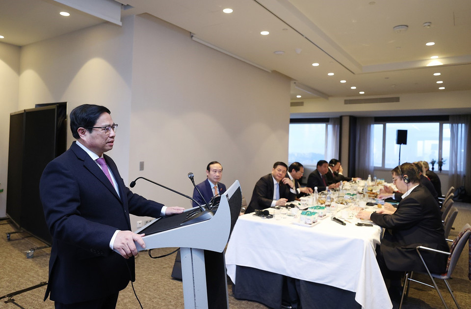 Thủ tướng Phạm Minh Chính phát biểu tại buổi làm việc với Phó Thủ hiến Wallonie Borsus và các doanh nghiệp. (Ảnh: Dương Giang/TTXVN)