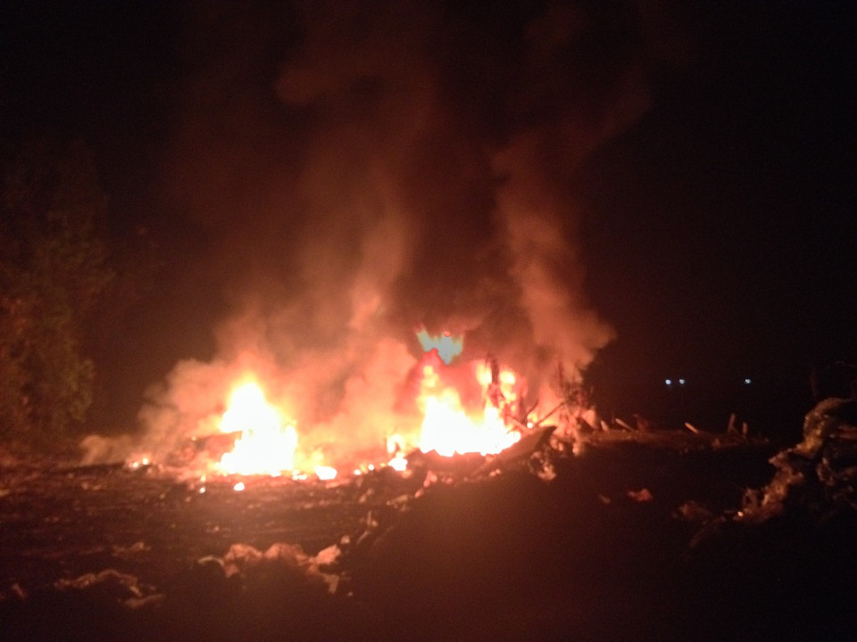 Bãi rác thải tại thôn Quan Độ, xã văn Môn, huyện Yên Phong, tỉnh Bắc Ninh bùng cháy dữ dội vào tối 4/10/2016(Ảnh người dân xã Văn Môn cung cấp)