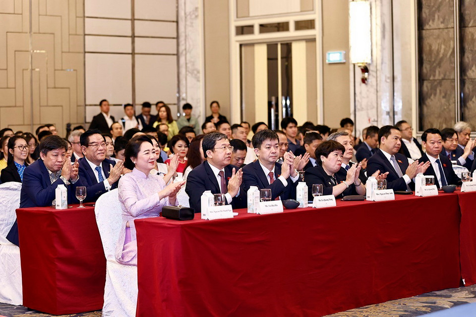 Phu nhân Nguyễn Thị Thanh Nga và đại biểu dự cuộc gặp. (Ảnh: Doãn Tấn /TTXVN)