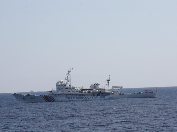 Trong suốt quá trình truy đuổi, tàu Trung Quốc mang số hiệu 3411 luôn nằm gần đó.