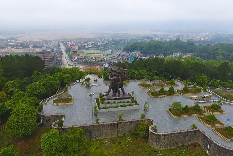 Điểm cao đồi D1 được chọn làm vị trí đặt Tượng đài Chiến thắng. (Ảnh: Xuân Tiến/TTXVN)