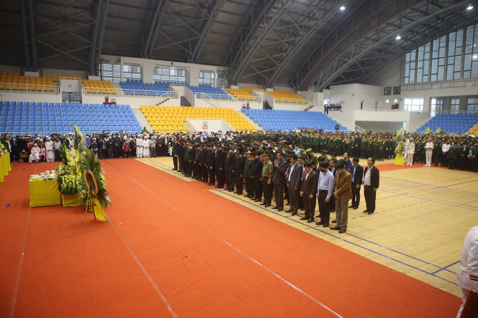 Lễ viếng và truy điệu 22 liệt sỹ Đoàn Kinh tế Quốc phòng 337. (Ảnh: Hồ Cầu/TTXVN)