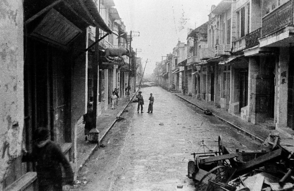 Quân dân Thủ đô sẵn sàng chiến đấu. (Ảnh: Tư liệu TTXVN)