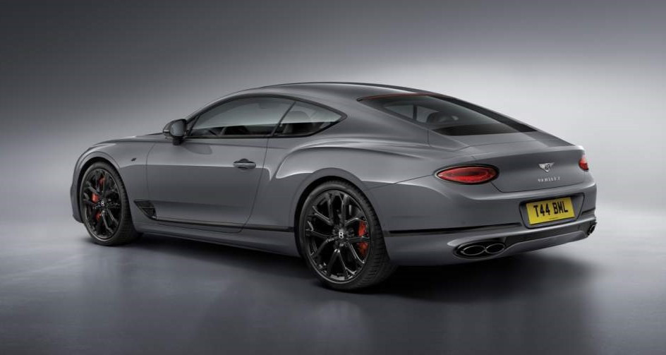 Xe có màu sơn xám Cambrian Grey cổ điển nhưng vẫn mang chất thể thao, kết hợp cùng nhiều chi tiết với màu sơn đen bóng chủ đạo như gáo gương, bậc cửa, viền đèn pha, viền đèn hậu cho đến lưới tản nhiệt hay đầu ống xả. (Ảnh nguồn: Bentley) 