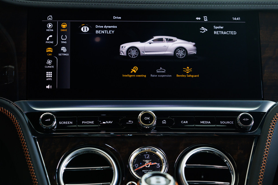 Ngoài ra, Continental GT S còn được trang bị Bentley Dynamic Ride - hệ thống kiểm soát chống lật chủ động 48V với các môtơ điện chống nghiêng trên mỗi thanh ổn định. Bentley là hãng xe đầu tiên trên thế giới tiên phong sử dụng hệ thống này. (Ảnh nguồn: Bentley)