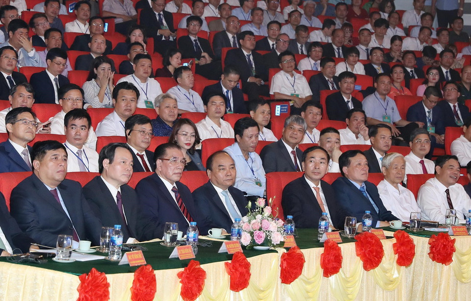 Thủ tướng Nguyễn Xuân Phúc và các đại biểu tham dự hội nghị. (Ảnh: Thống Nhất/TTXVN)
