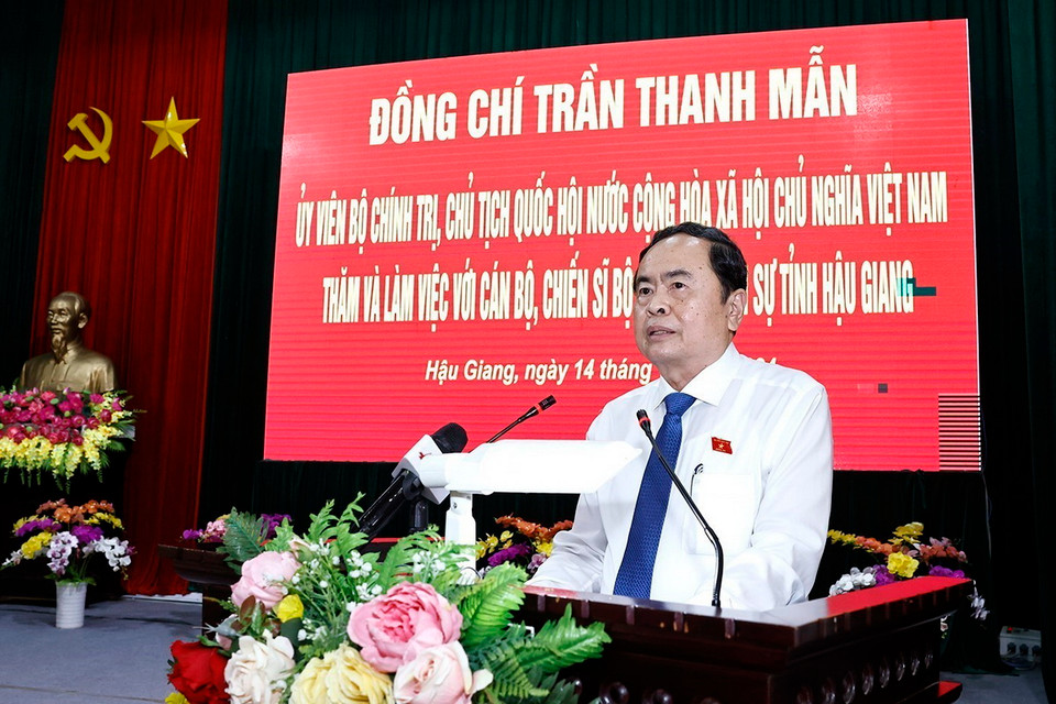 Chủ tịch Quốc hội Trần Thanh Mẫn phát biểu tại buổi làm việc với Bộ Chỉ huy quân sự tỉnh Hậu Giang. (Ảnh: Doãn Tấn/TTXVN)