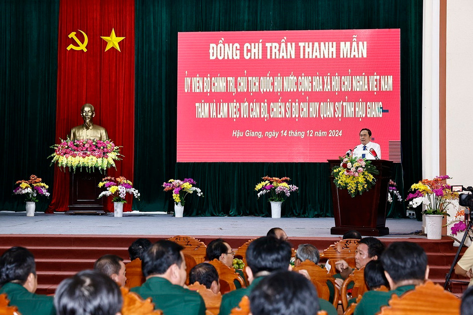 Chủ tịch Quốc hội Trần Thanh Mẫn phát biểu tại buổi làm việc với Bộ Chỉ huy quân sự tỉnh Hậu Giang. (Ảnh: Doãn Tấn/TTXVN)