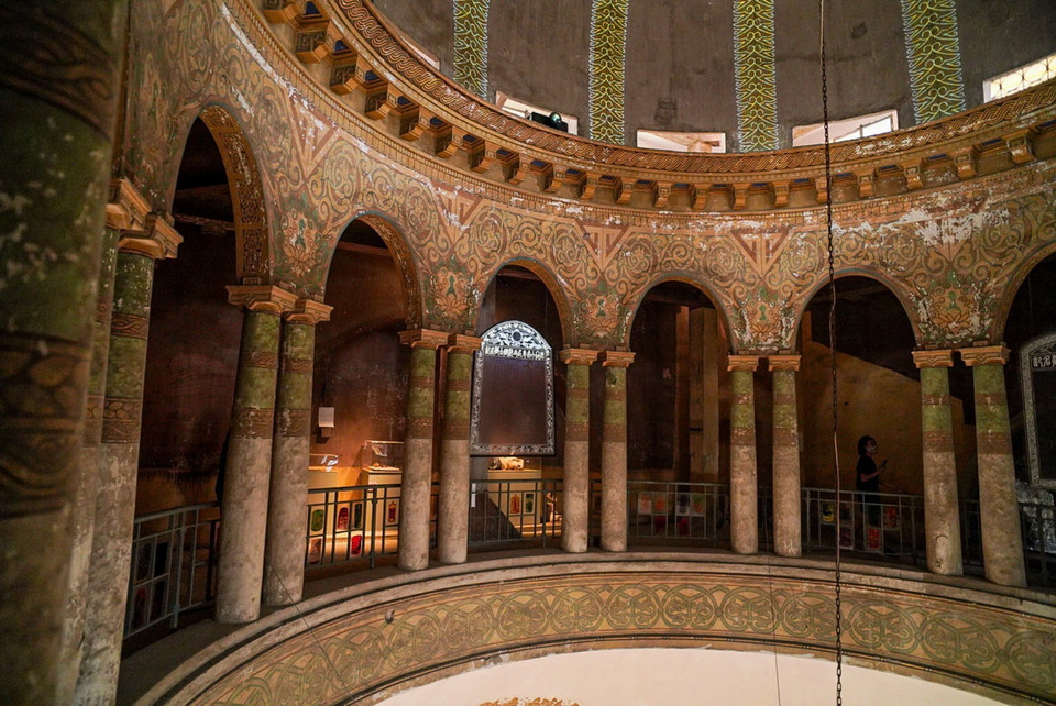 Kiến trúc Pháp đặc trưng bên trong trường Đại học Tổng hợp Hà Nội. (Ảnh: Khánh Hòa /TTXVN)