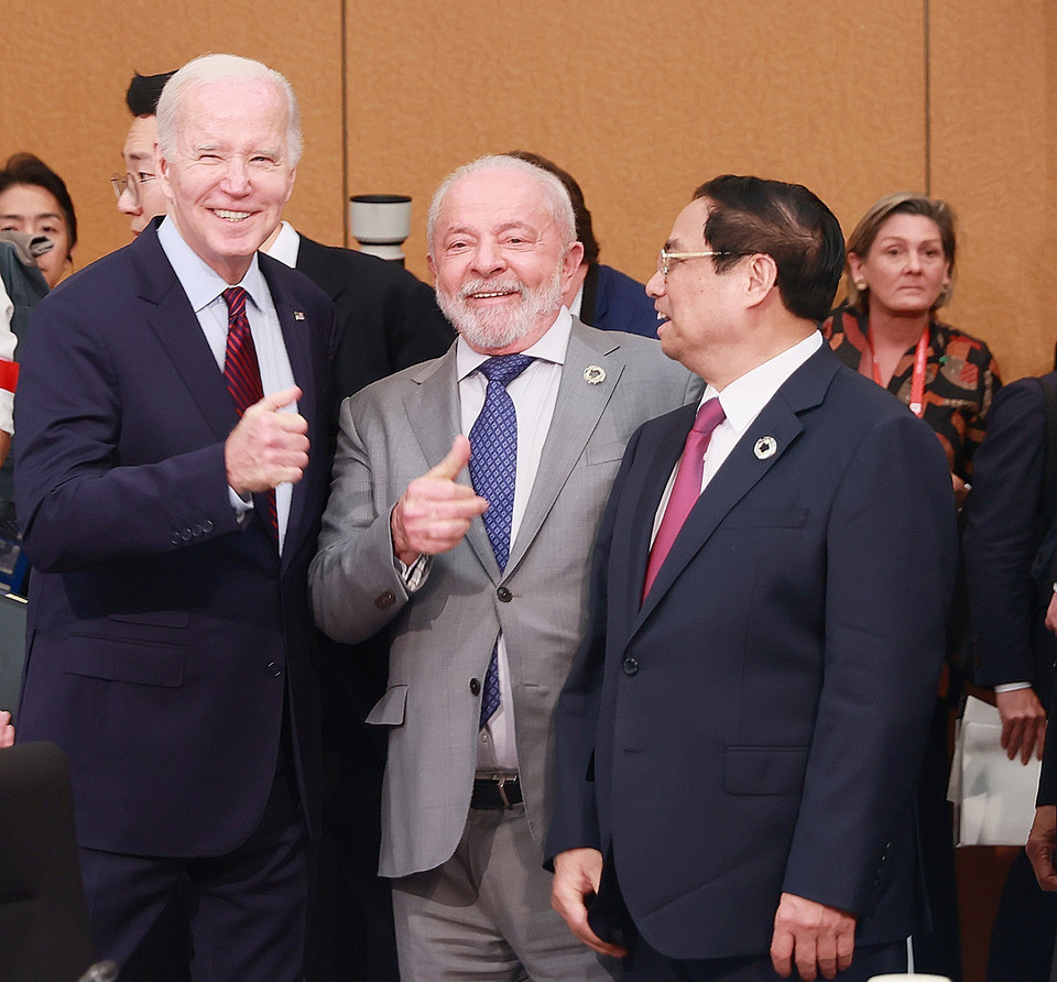 Thủ tướng Phạm Minh Chính cùng Tổng thống Hoa Kỳ Joe Biden và Tổng thống Brazil Luiz Inácio Lula da Silva tại phiên thảo luận “Hướng đến một thế giới hòa bình, ổn định và thịnh vượng.” (Ảnh: Dương Giang/TTXVN)