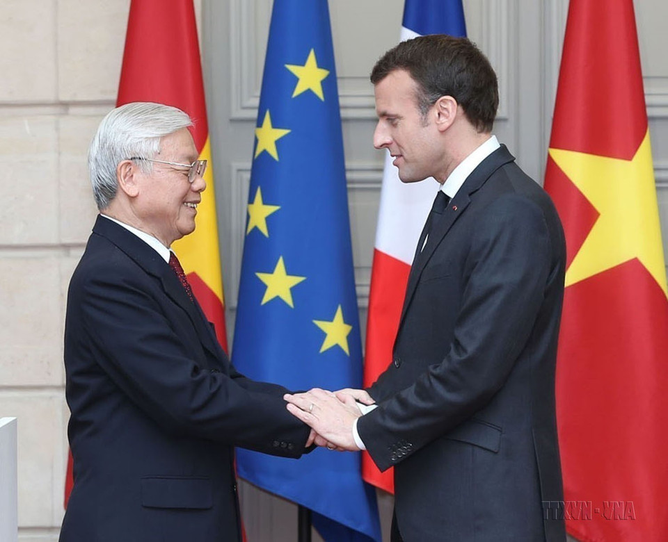 Tổng thống Emmanuel Macron đón và hội đàm với Tổng Bí thư Nguyễn Phú Trọng thăm chính thức Cộng hòa Pháp (Paris, 27/3/2018). (Ảnh: Trí Dũng/TTXVN)