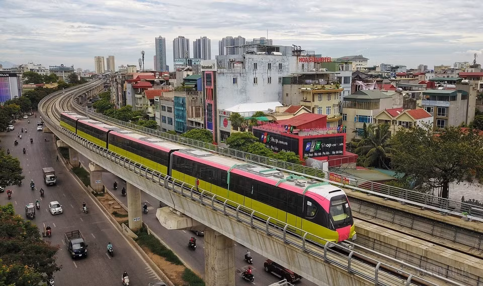 Dự án tuyến đường sắt đô thị số 3 (Nhổn-ga Hà Nội) vay vốn ODA của Ngân hàng Phát triển châu Á (ADB), Cơ quan Phát triển Pháp (AFD), Ngân hàng đầu tư châu Âu (EIB) và Chính phủ Pháp (DGT), được công ty Systra của Pháp tư vấn thiết kế. (Ảnh: Thành Đạt/TTXVN)