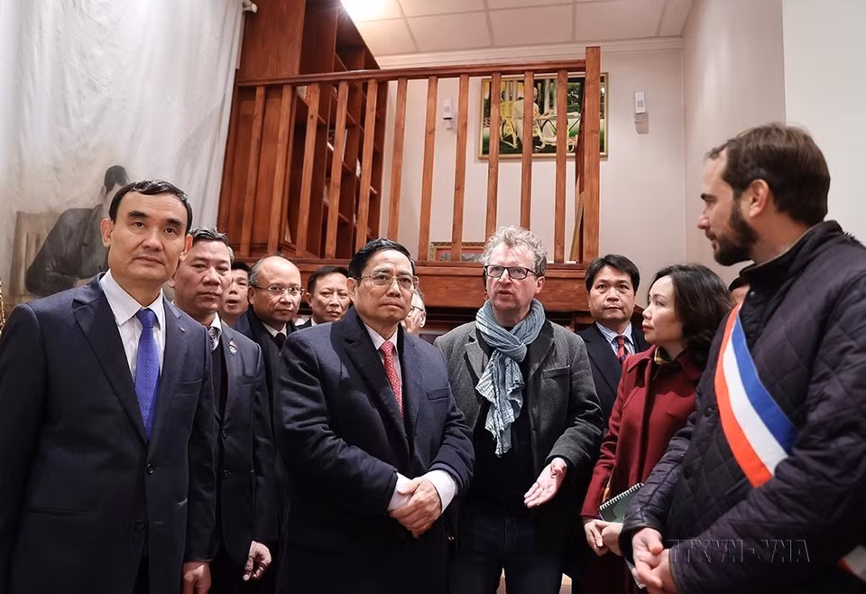 Chiều 3/11/2021, trong chuyến thăm chính thức Cộng hoà Pháp, Thủ tướng Phạm Minh Chính thăm Không gian Hồ Chí Minh tại Bảo tàng lịch sử Sống Montreuil ở Công viên Montreau, thành phố Montreuil, Paris. (Ảnh: Dương Giang/TTXVN)
