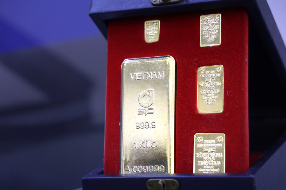 Việc bán vàng của các ngân hàng thương mại nhà nước và Công ty SJC nhằm đảm bảo thực hiện mục tiêu bình ổn thị trường vàng theo chủ trương của Chính phủ và Ngân hàng Nhà nước Việt Nam, không vì mục tiêu lợi nhuận. (Ảnh: PV/Vietnam+)