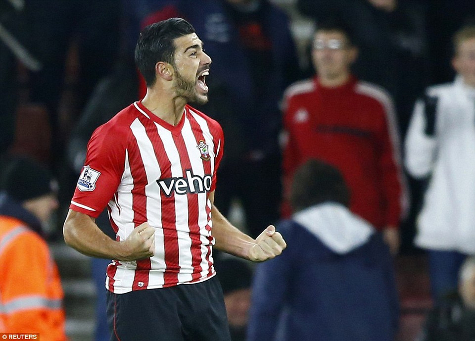 Graziano Pelle mang về bàn thắng gỡ hòa.