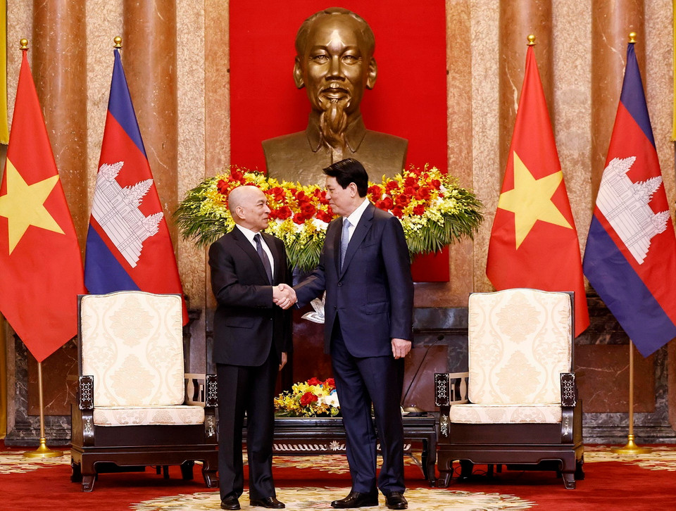 Chủ tịch nước Lương Cường và Quốc vương Campuchia Norodom Sihamoni. (Ảnh: Lâm Khánh/TTXVN)