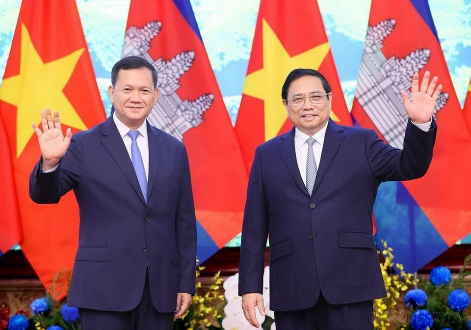 Sáng 11/12/2023, tại Trụ sở Chính phủ, Thủ tướng Phạm Minh Chính đón Thủ tướng Campuchia Samdech Hun Manet. (Ảnh: Dương Giang/TTXVN)