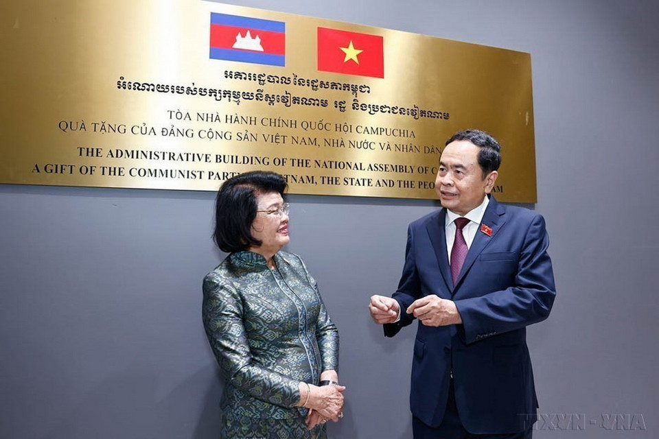 Chủ tịch Quốc hội Trần Thanh Mẫn và Chủ tịch Quốc hội Campuchia Samdech Khuon Sudary dự Lễ khánh thành tòa nhà hành chính Quốc hội Campuchia, quà tặng của Đảng, Nhà nước và nhân dân Việt Nam trao tặng Đảng, Nhà nước và nhân dân Campuchia (21/11/2024). (Ảnh: Doãn Tấn/TTXVN)