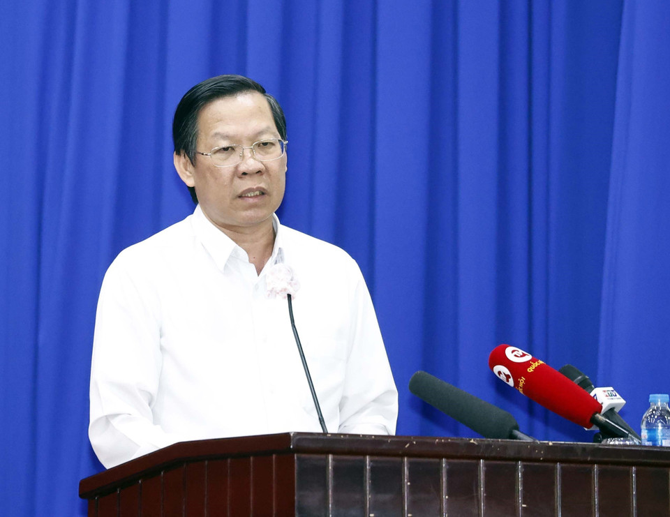 Đồng chí Phan Văn Mãi, Ủy viên Trung ương Đảng, Phó Bí thư Thường trực Thành ủy, Chủ tịch Ủy ban nhân dân Thành phố Hồ Chí Minh, Trưởng Đoàn đại biểu Quốc hội Thành phố Hồ Chí Minh khóa XV phát biểu. (Ảnh: Thống Nhất/TTXVN)