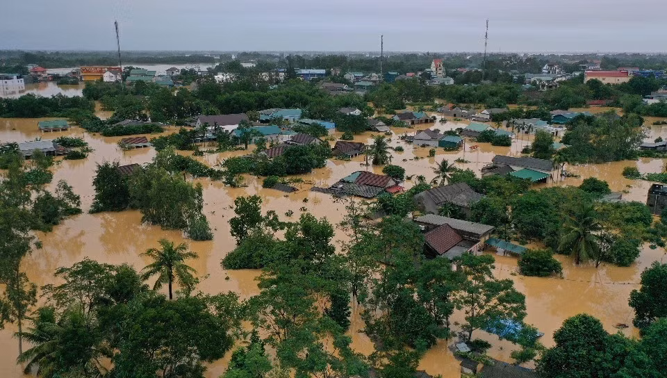 Lũ lớn trên sông Hiếu gây ngập diện rộng tại khu vực xã Thanh An, huyện Cam Lộ và phường Đông Giang, thành phố Đông Hà, tỉnh Quảng Trị. (Ảnh: Hồ Cầu/TTXVN)