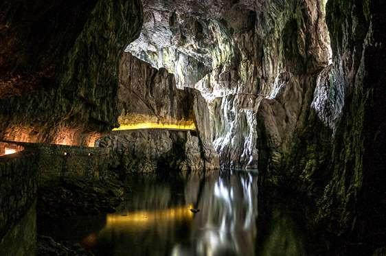 Các hang Skocjan là một hệ thống các hang đá vôi trong vùng Kras, miền Tây Nam Slovenia. (Nguồn: msn)
