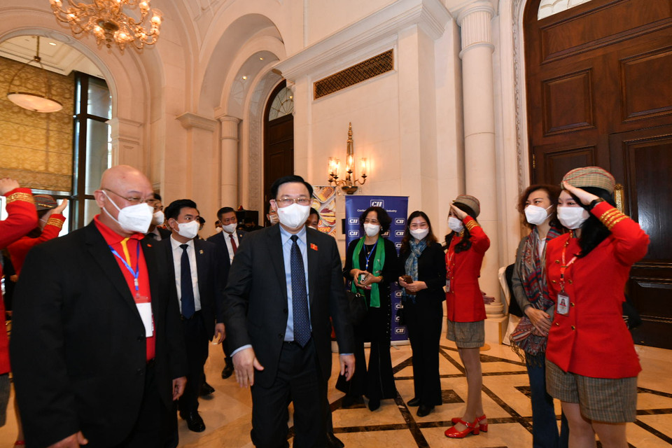 Tại New Delhi, Chủ tịch Quốc hội đã có nhiều cuộc hội đàm, hội kiến với các lãnh đạo phía Ấn Độ cũng như dự Diễn đàn doanh nghiệp Việt-Ấn. (Ảnh: CTV/Vietnam+)