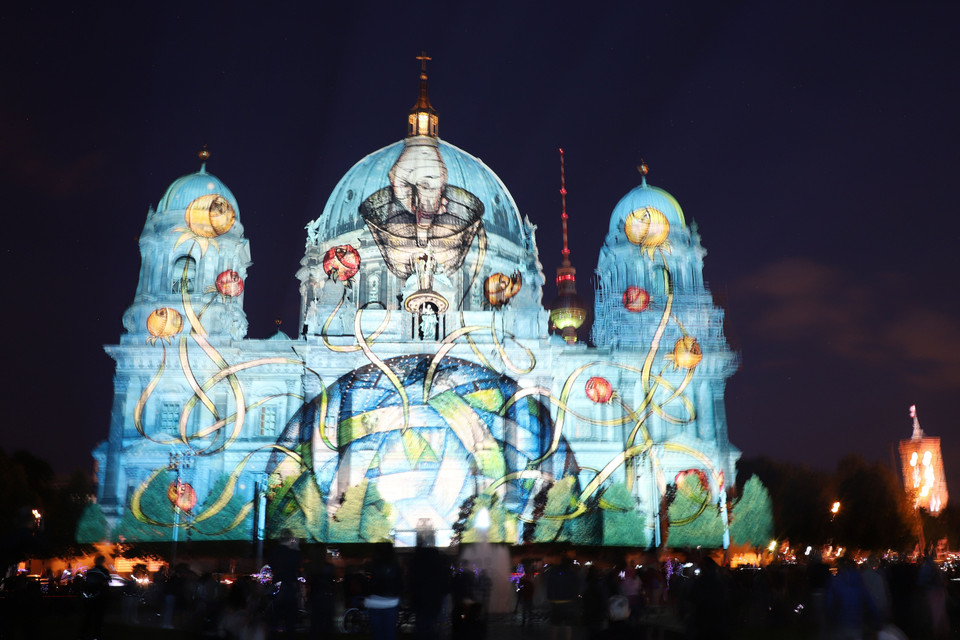  Lễ hội ánh sáng Berlin là một trong những lễ hội ánh sáng nổi tiếng nhất thế giới, năm nay diễn ra từ ngày 3-12/9. (Ảnh: Mạnh Hùng/TTXVN)