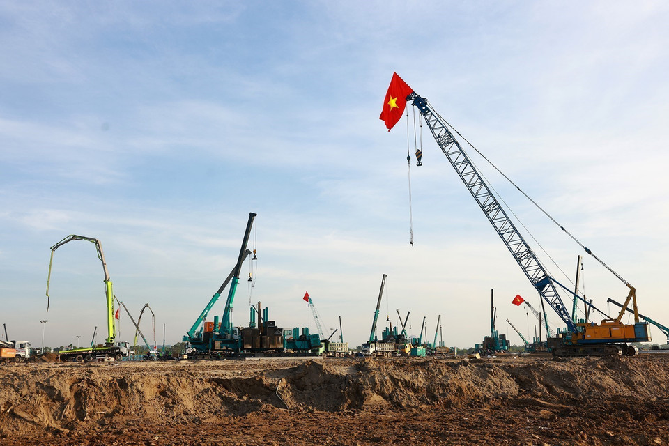 Công trường thi công dự án Trung tâm Hội chợ Triển lãm Quốc gia tại huyện Đông Anh, Hà Nội. (Ảnh: Dương Giang/TTXVN)